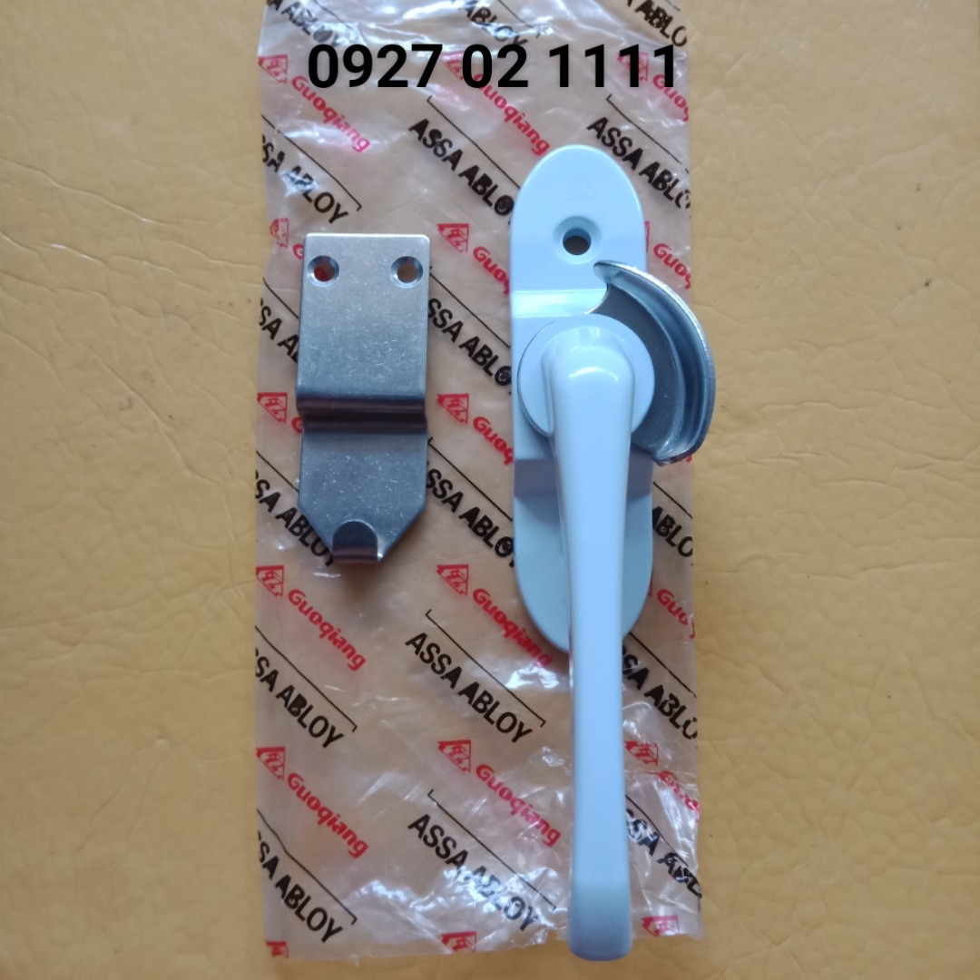 Khóa bán nguyệt - khóa sò cửa nhựa lõi thép/ hãng assa abloy