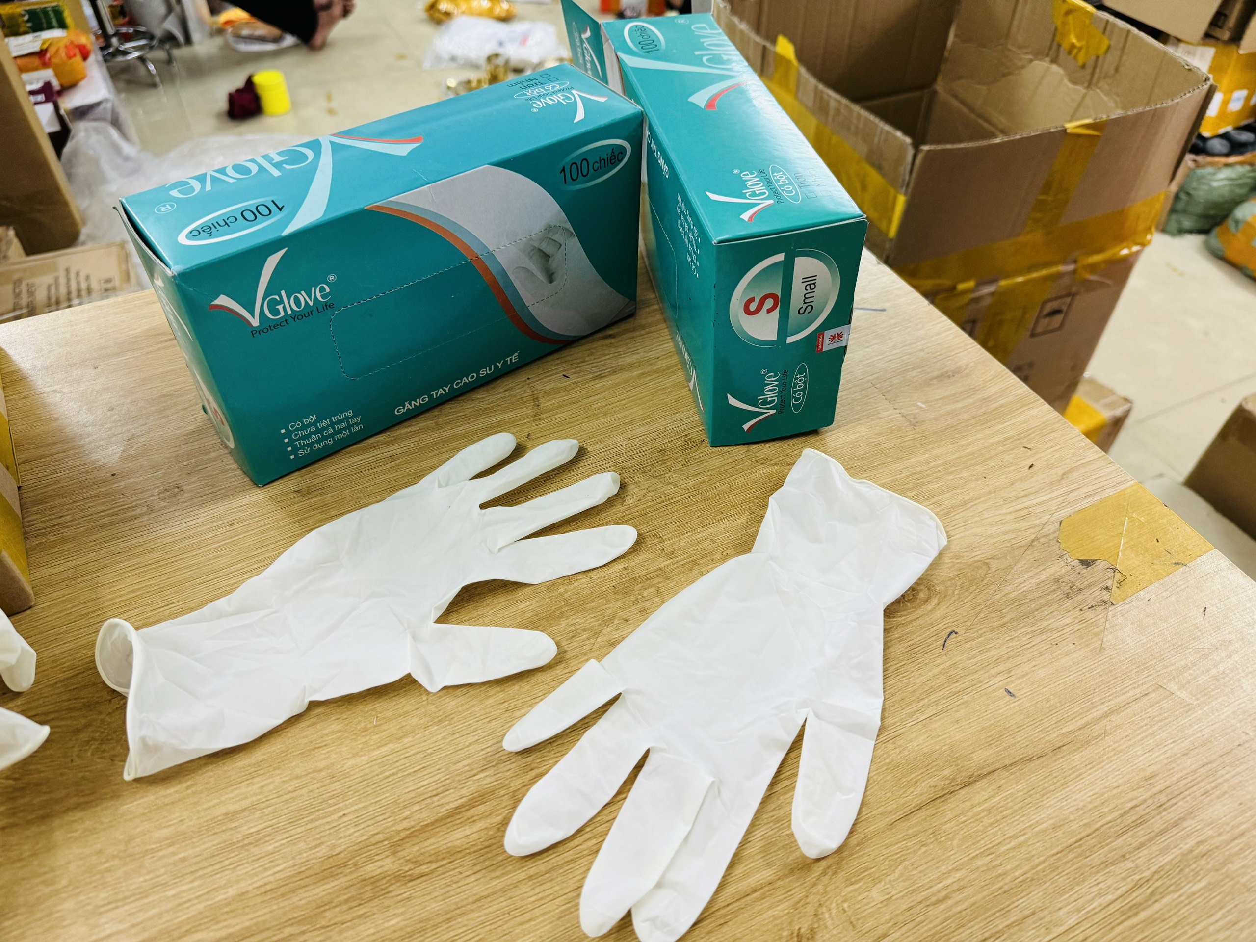 Hộp găng tay cao su y tế Vglove size S 100 chiếc