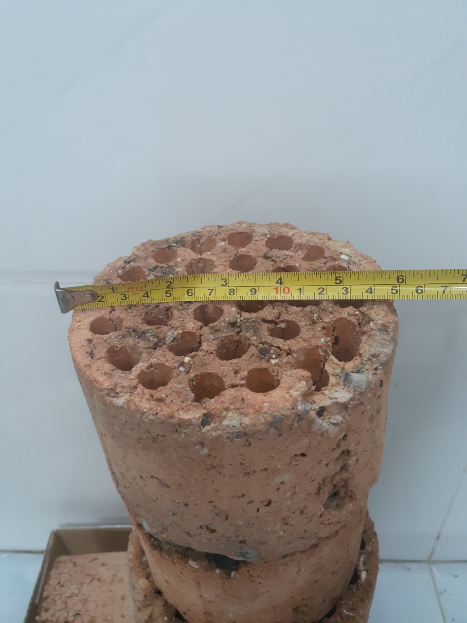 01 viên XỈ THAN TỔ ONG (đường kính 15cm ~ 0.8-1.2kg)