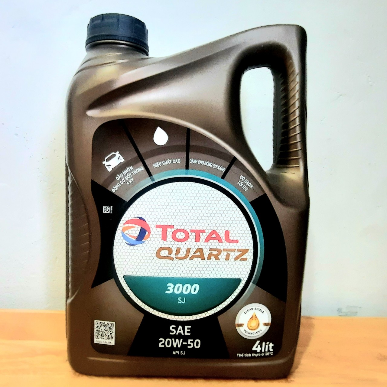 Nhớt ô tô cao cấp TOTAL QUARTZ 3000 SAE 20W50 4L