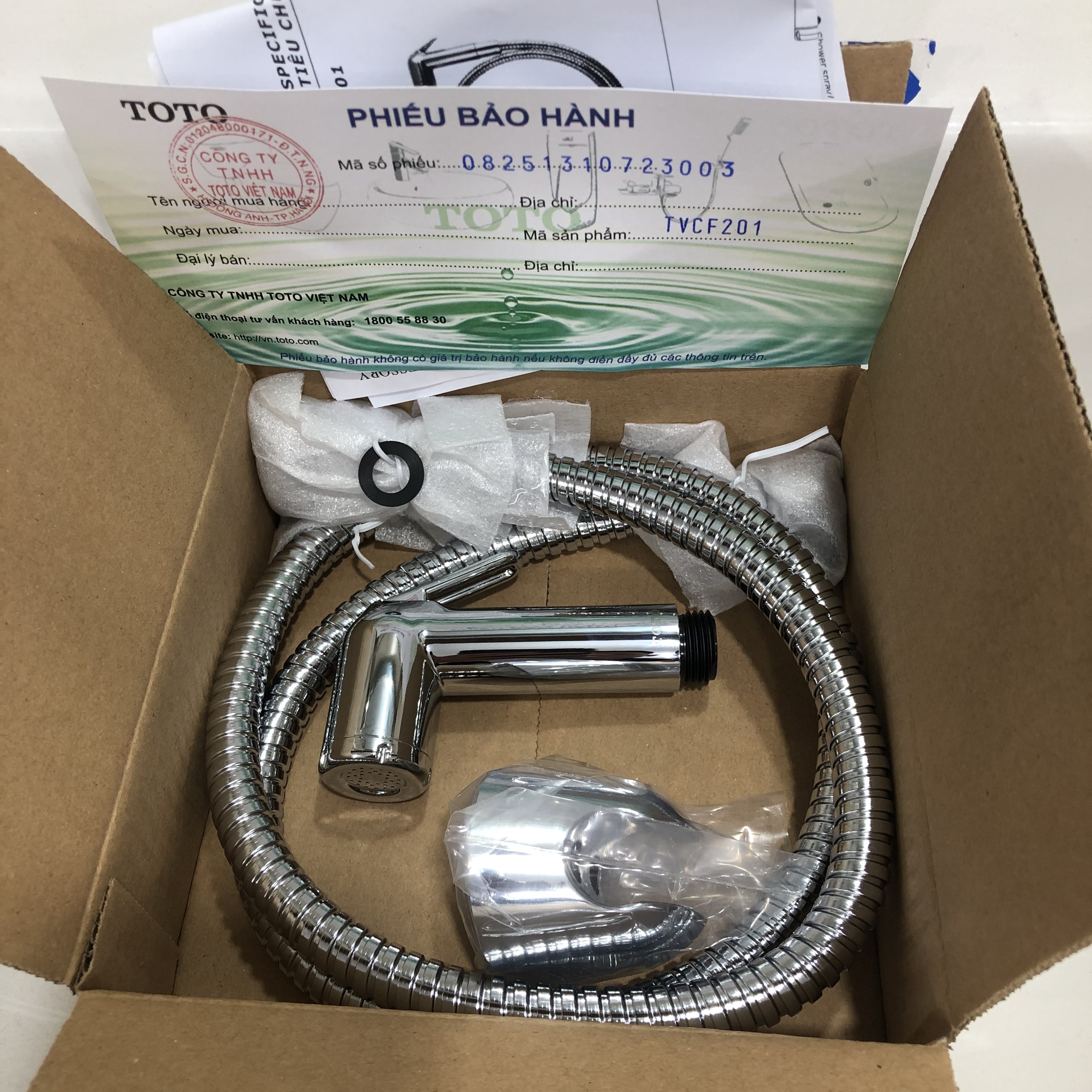 Vòi xịt vệ sinh toto tvcf201, bảo hành chính hãng 02 năm