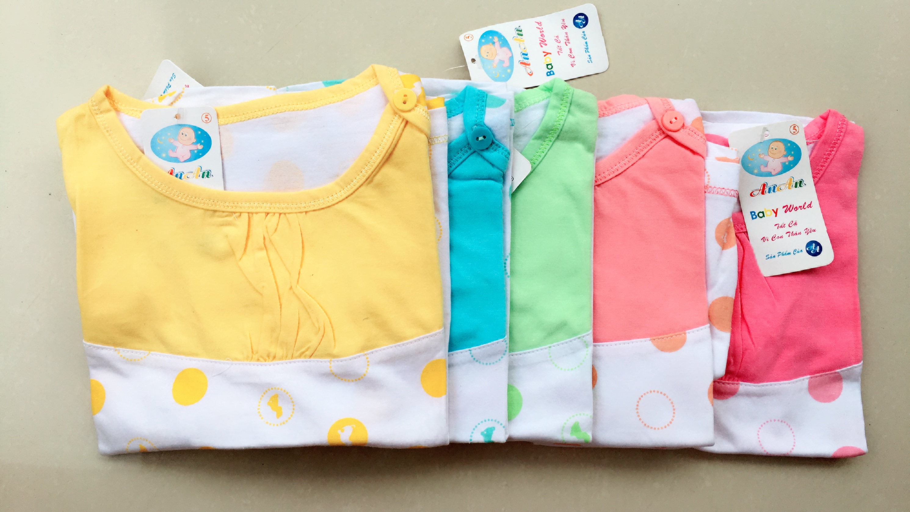 Set 5 áo ngắn tay nút cài vai bi anan