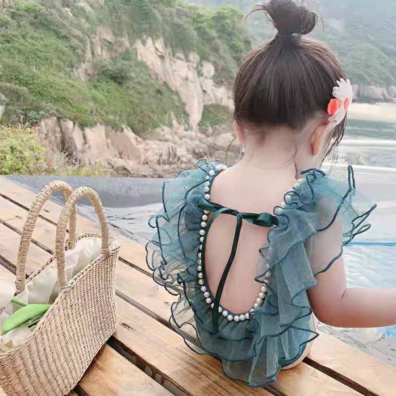 Bikini đồ bơi công chúa đi biển viền ren đính ngọc cực xinh cho bé gái