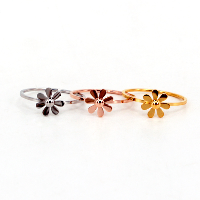 Nhẫn Hoa Cúc Titan Không Đen TT 1912