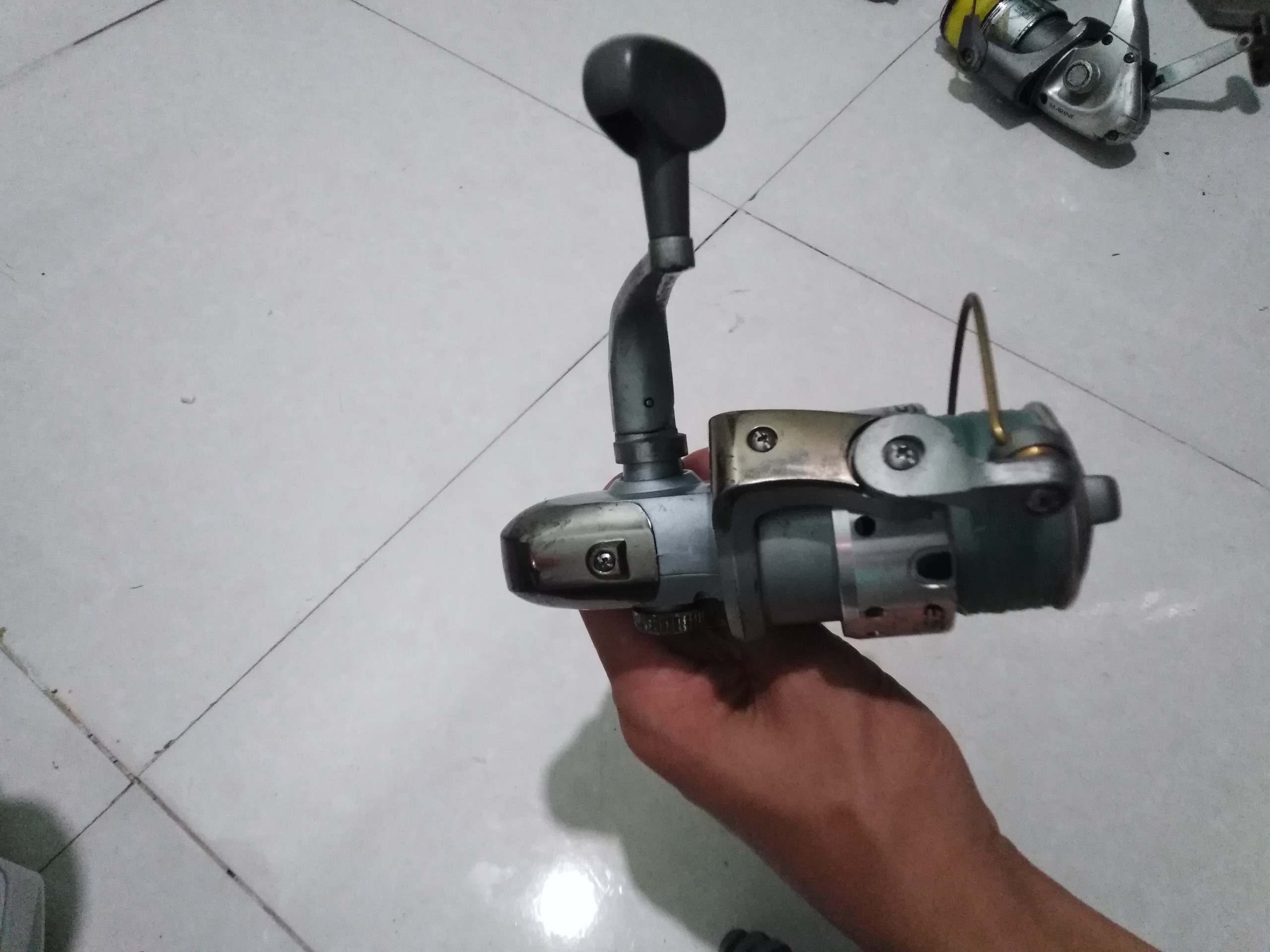 Máy câu bãi nhật Esteem spin