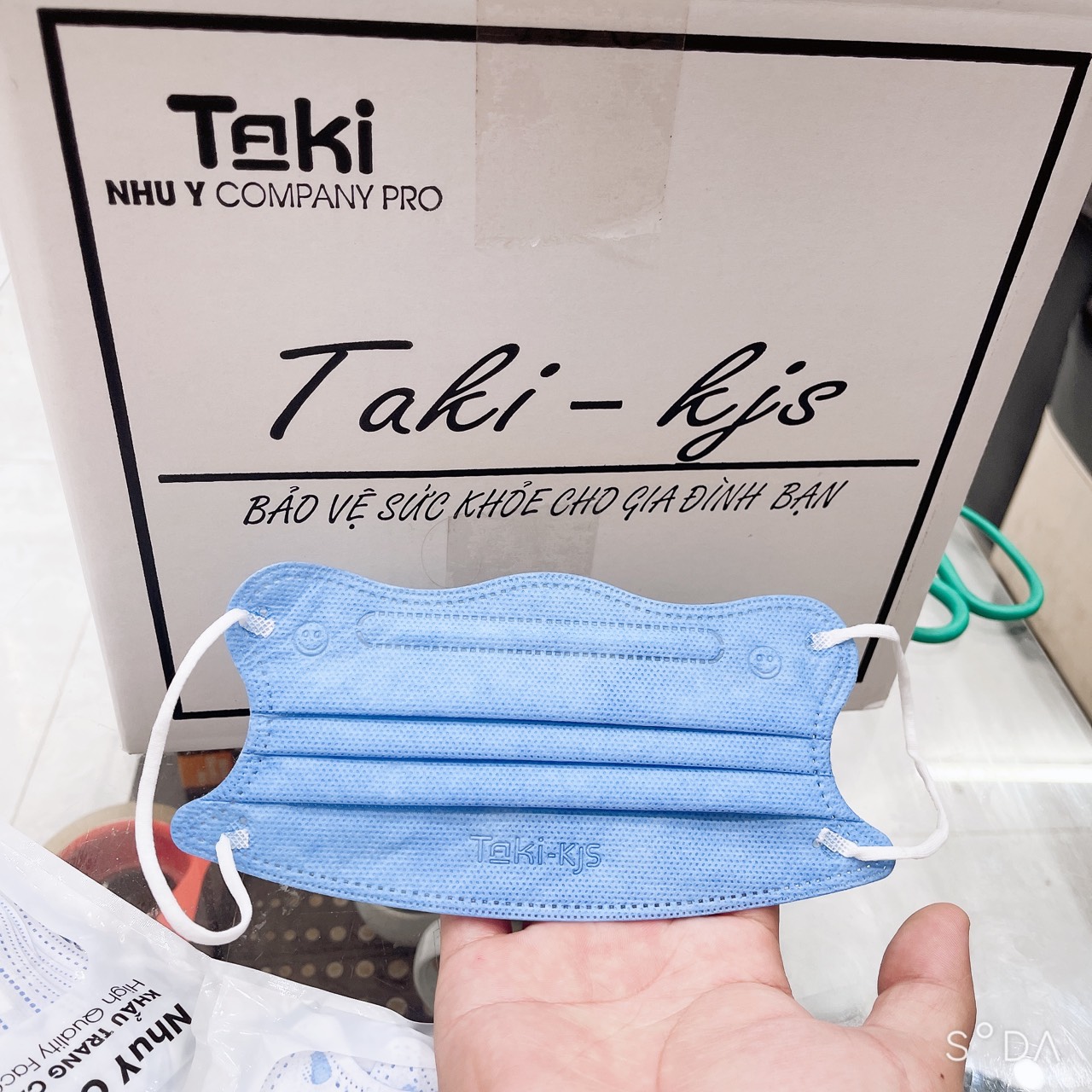 Combo 10c khẩu trang Cua Taki 4 lớp kháng khuẩn kiểu dáng thời trang mới