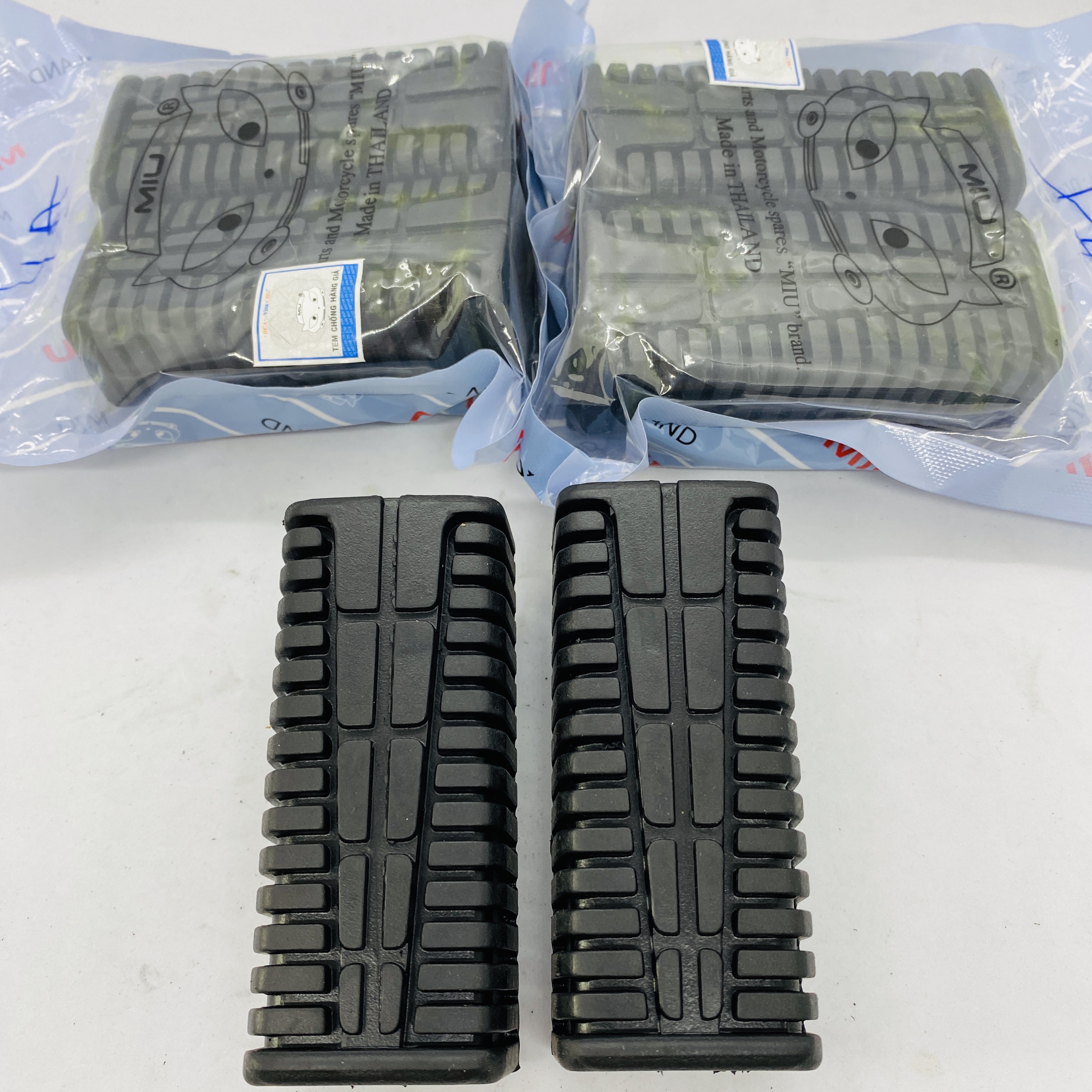 Cao su gác chân trước xe máy yamaha