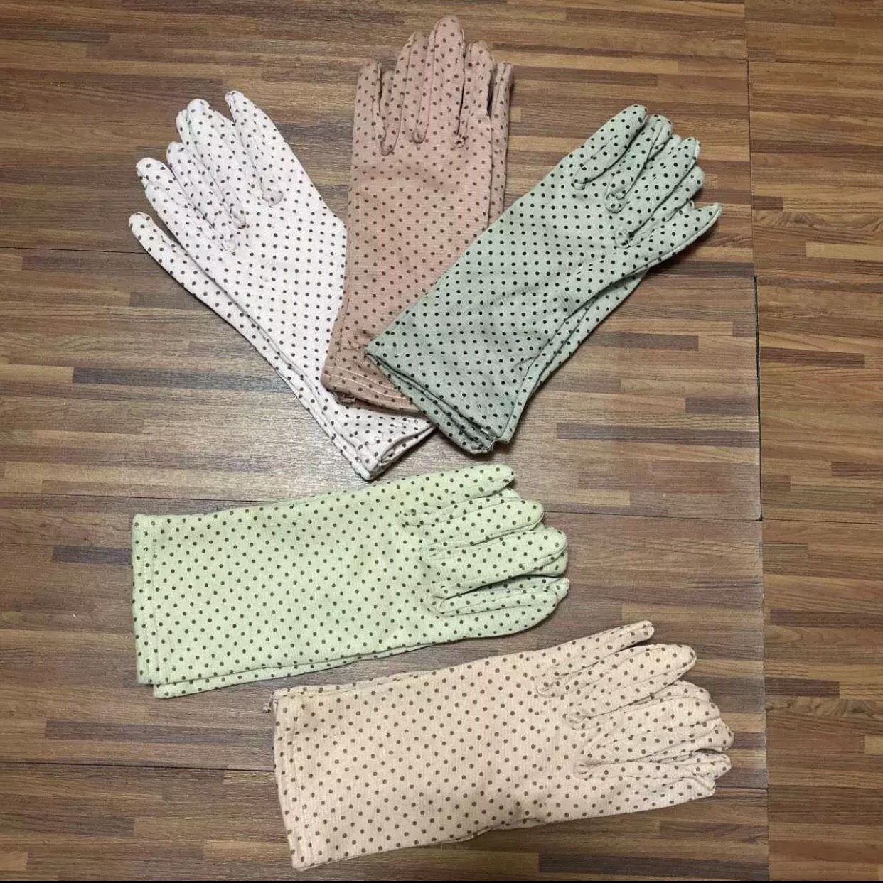 [HCM]Combo 5 đôi găng tay bao tay , vải cotton , tiết và chấm bi lựa chọn  co giãn vải , thoáng mát