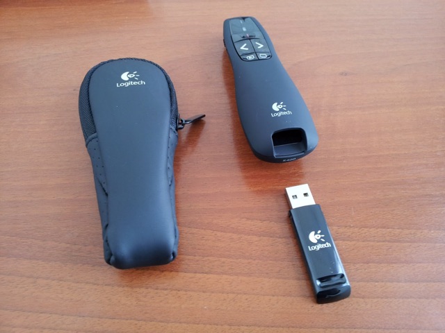 Bút trình chiếu logitech R400 kèm bao da