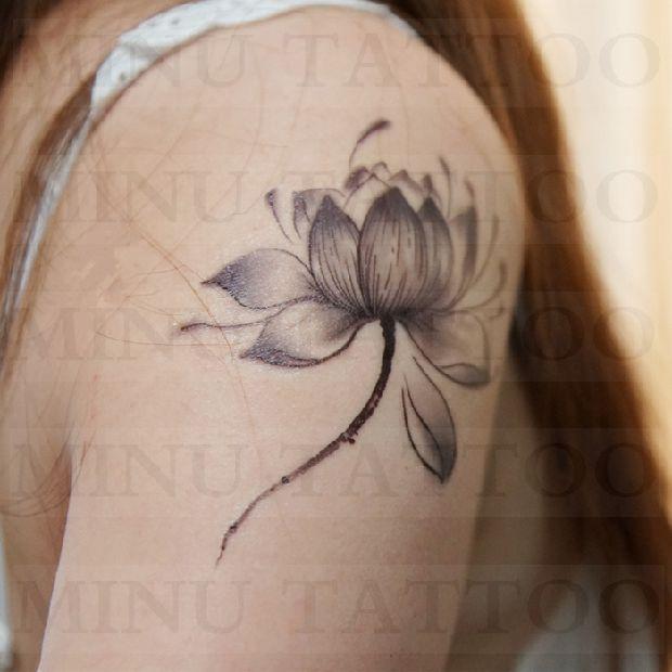 [HCM]Hình xăm dán tatoo hoa sen đen kích thước 6 x 10 cm - miếng dán hình xăm đẹp dành cho nữ