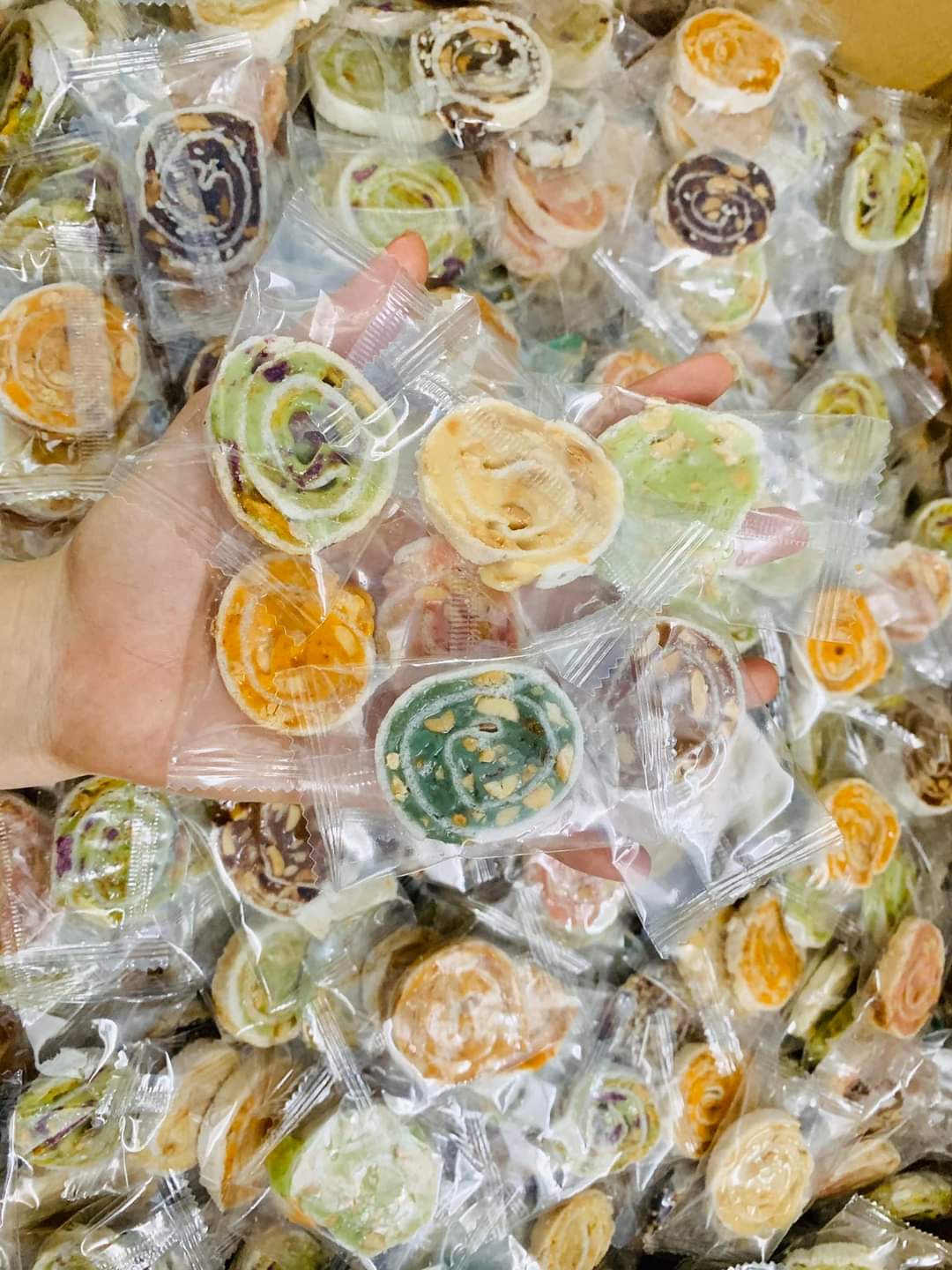 500gr Kẹo Dừa Cuộn mix 7 vị đặc sản Bến Tre hoặc 1ký kẹo Dừa cuộn mix 7 vị đặc sản Bến Tre- ăn vặt- bánh kẹo bao ngon , bánh kẹo tết.