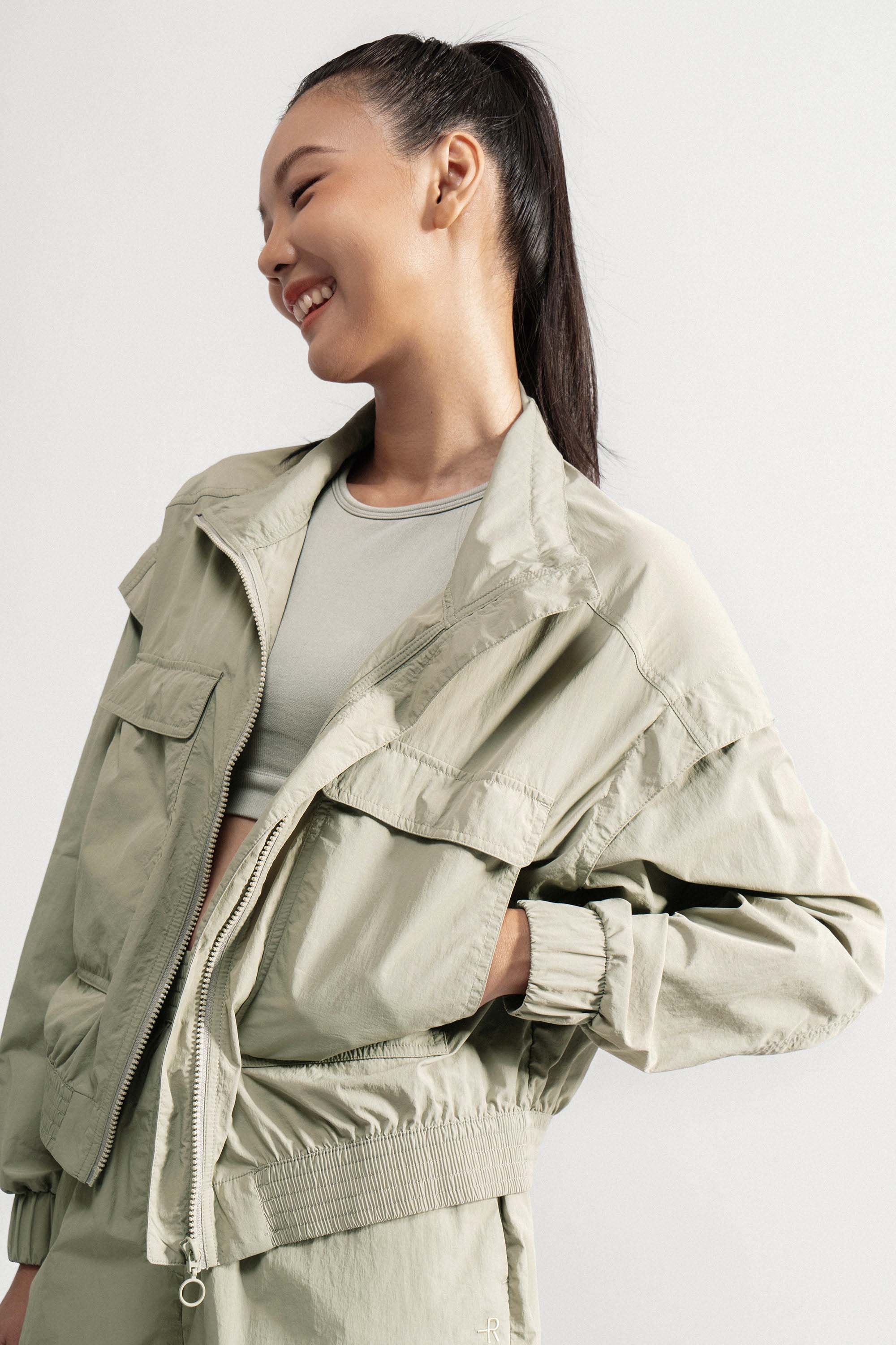 Áo Khoác Thể Thao Nữ Chống Tia Uv Form Loose - Routine 10S24JACAW001R1