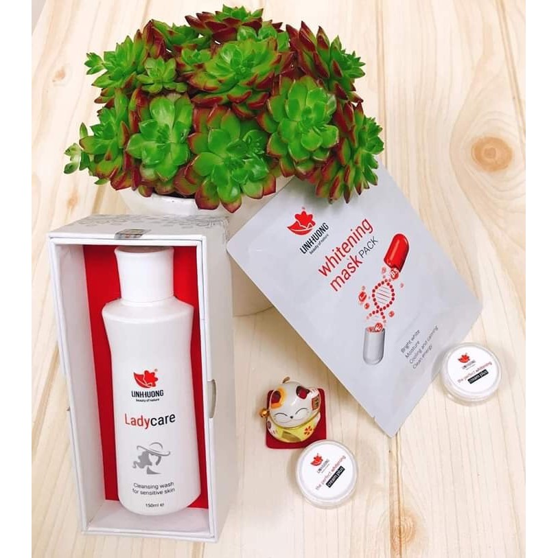 Dung Dịch Vệ Sinh Phụ Nữ Laydy Care Linh Hương