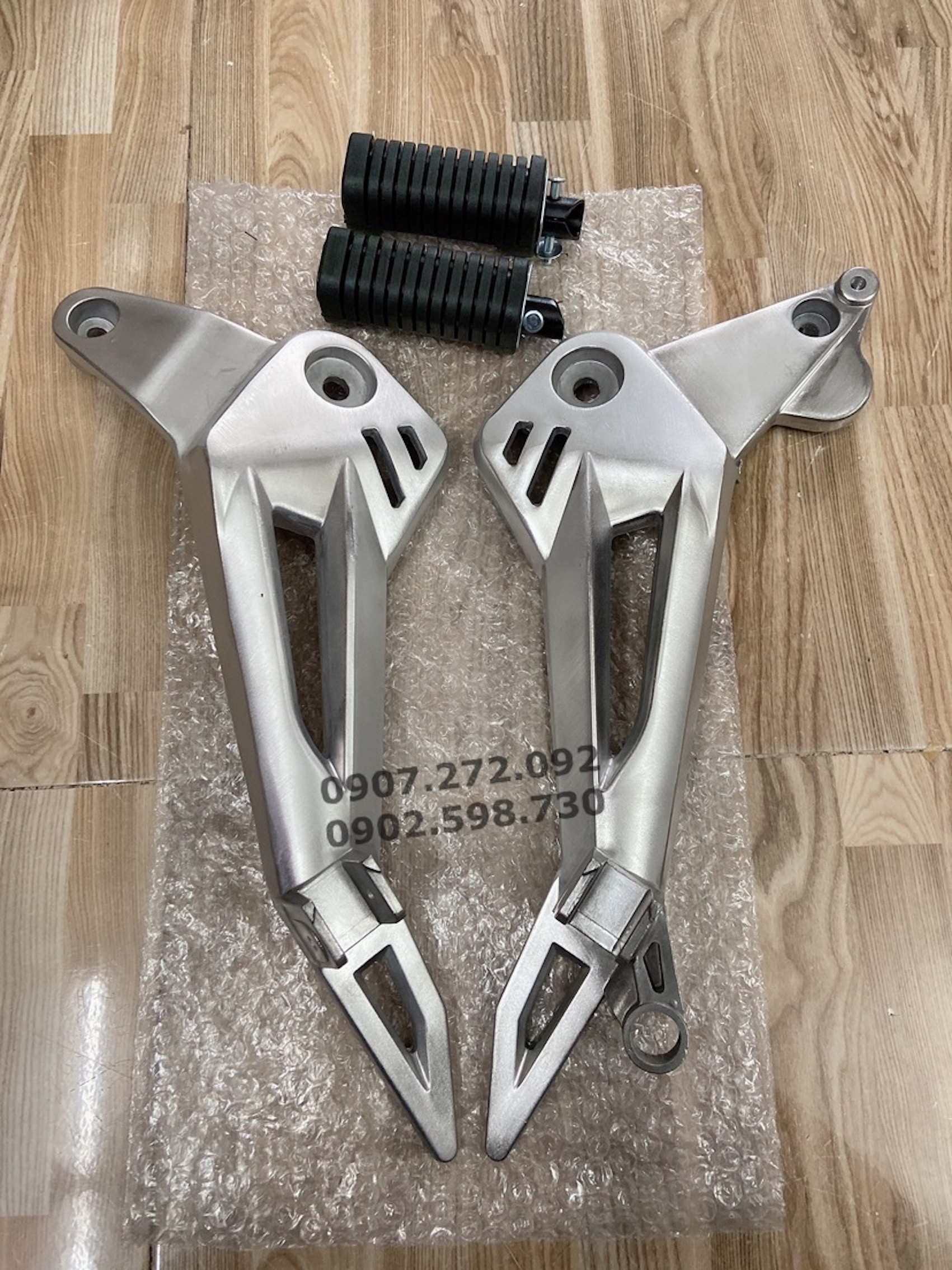 [HCM]Gác chân giò gà gắn wave dream cup/ kèm cao su gấp xếp