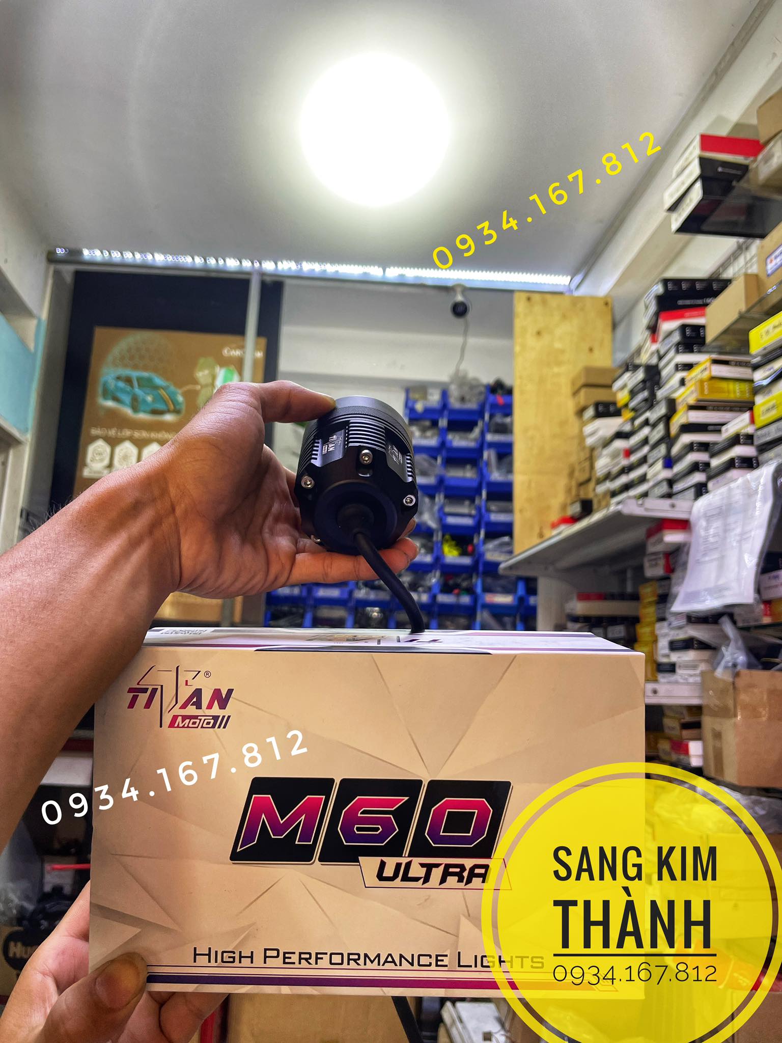 Đèn trợ sáng titan moto m60 ultra chính hãng