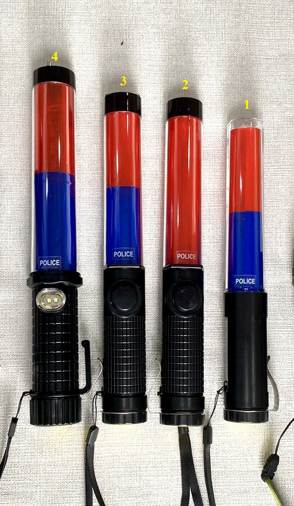 Gậy đèn LED xanh đỏ chỉ huy giao thông có còi pin sạc