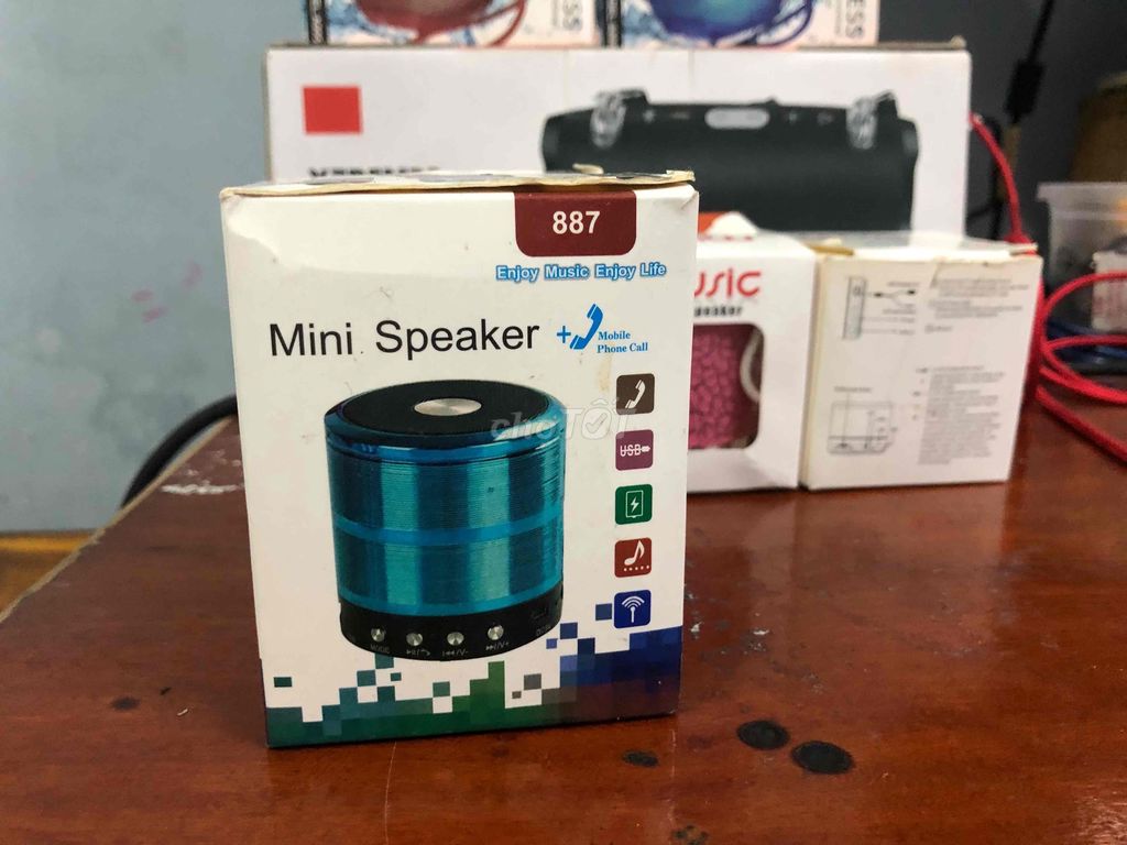 Loa bluetooth mini speaker 887 tặng kèm dây
