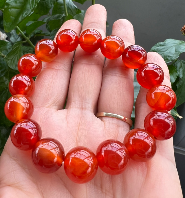  Vòng tay chuỗi đá mã não đỏ phong cách mớichuỗi phong thủy mang lại bình an thịnh vượng. 