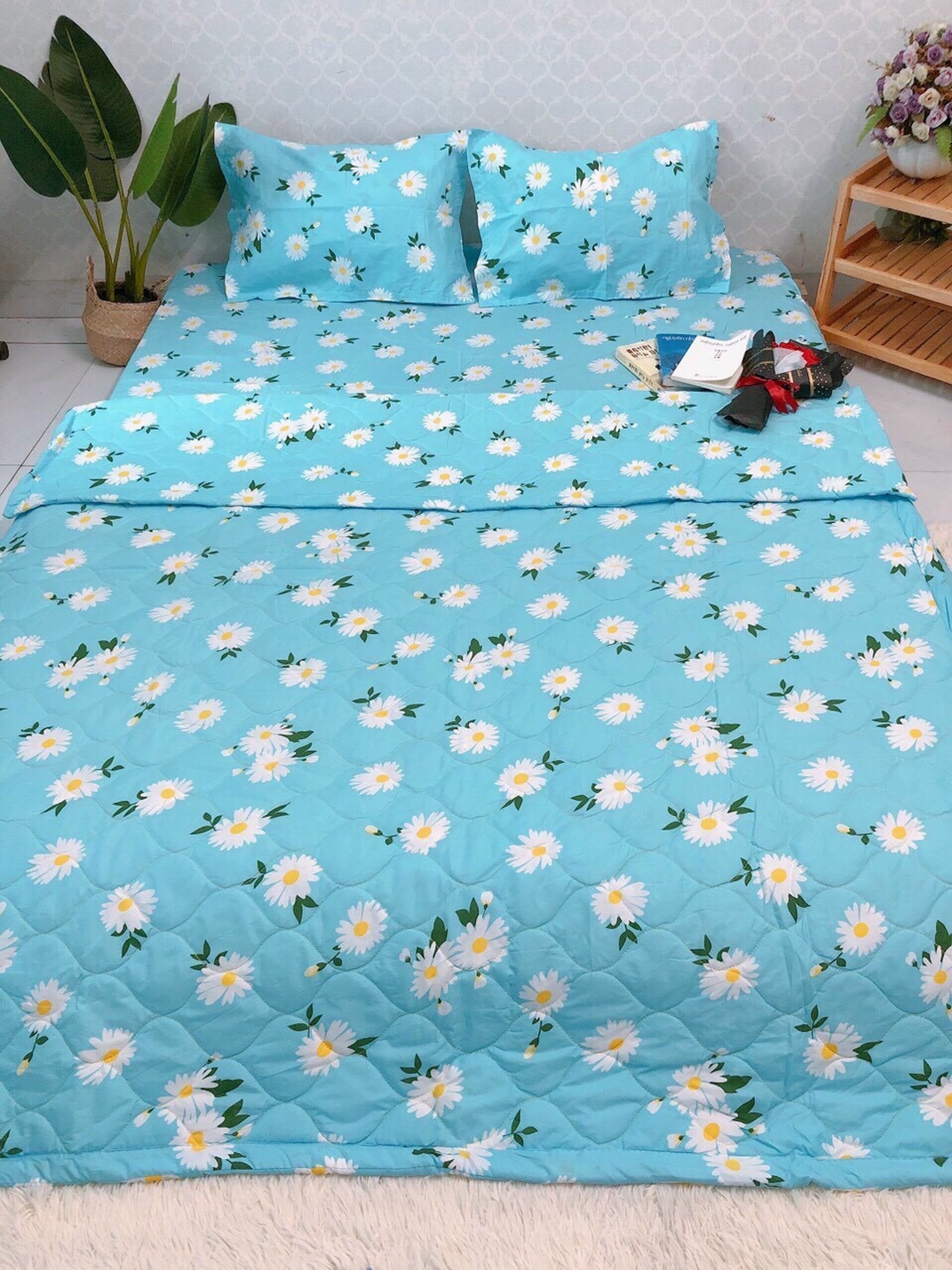 [HCM]Trọn bộ chăn ga 5 Món 4 Món 1m6 x 2m Chăn Chần Bông Poly Hoa Cúc Nhí Xanh ( 1 Chăn Chần Bông1 ga 2 áo gối nằm tặng kèm 1 áo gối ôm)
