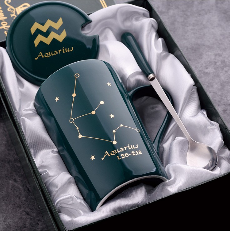 Ly cốc sứ có nắp và muỗng inox in hình 12 cung hoàng đạo- Có hộp quà đựng