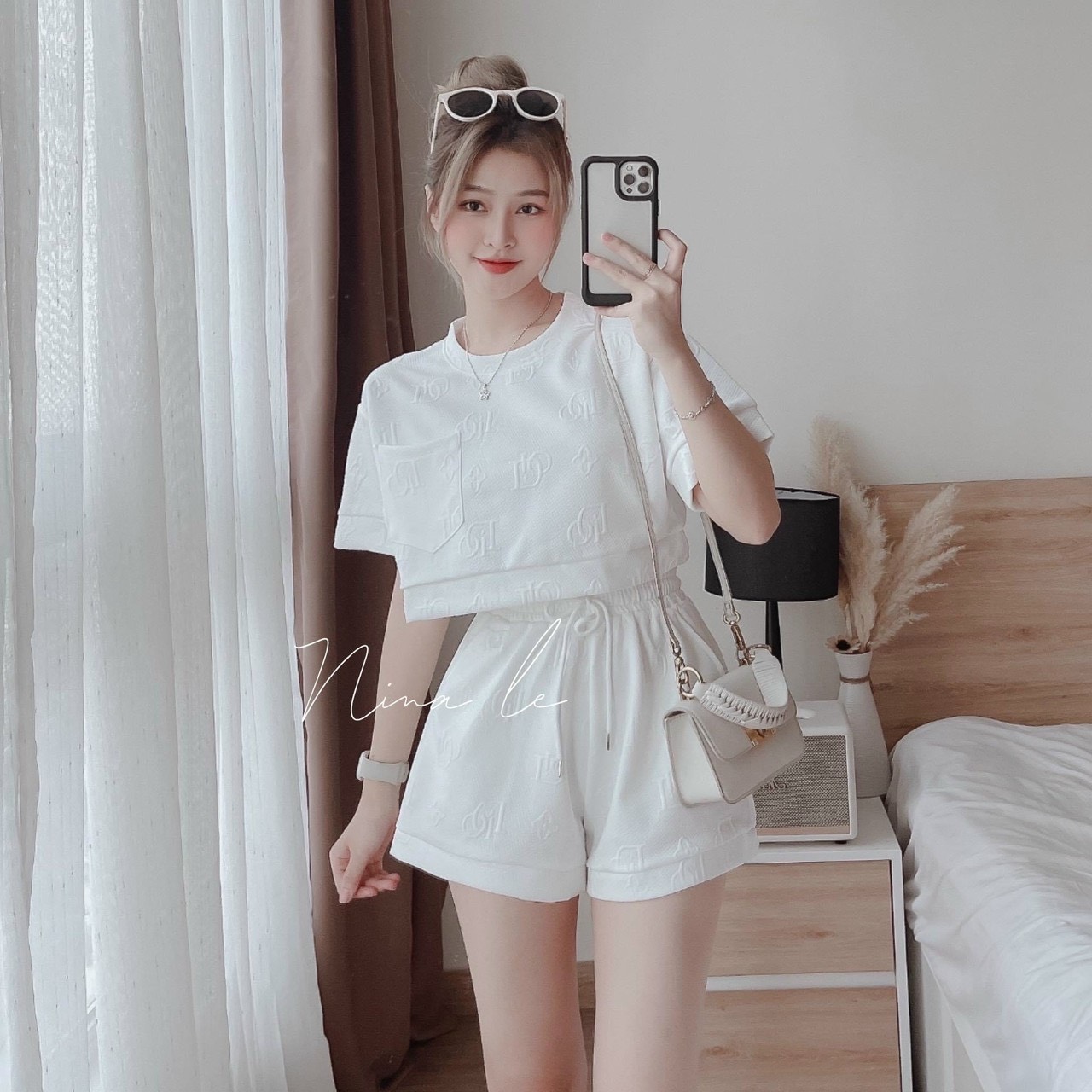 Sét bộ nữ thời trang mặc đi chơi chất dạ dập nổi áo croptop cổ tròn tay ngắn túi trước mix quần đùi xinh xắn