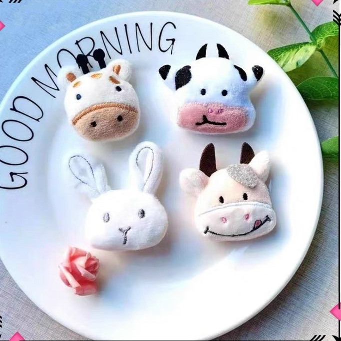 Ghim cài thú bông huy hiệu cài balo túi xách hình bò ngựa thỏ nhiều mẫu như hình