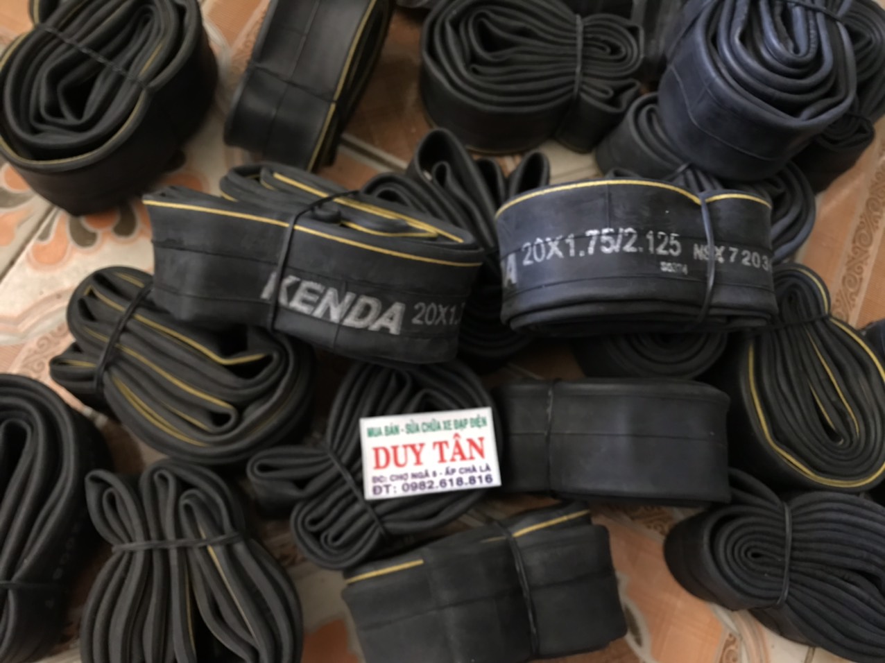 Ruột xe đạp leo núi van dài kenda 20 x 1.75/2.125