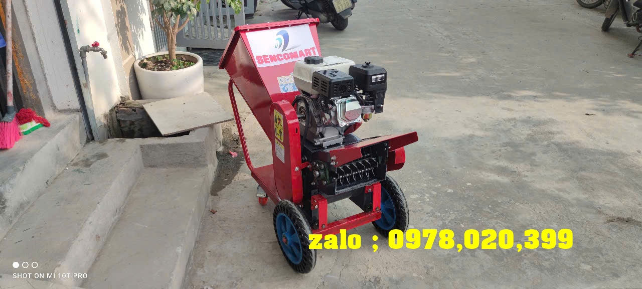 Máy băm cành chuyên dùng để băm nhỏ các loại cành lá, thân gỗ, thân cây mềm … thành dạng mảnh nhỏ