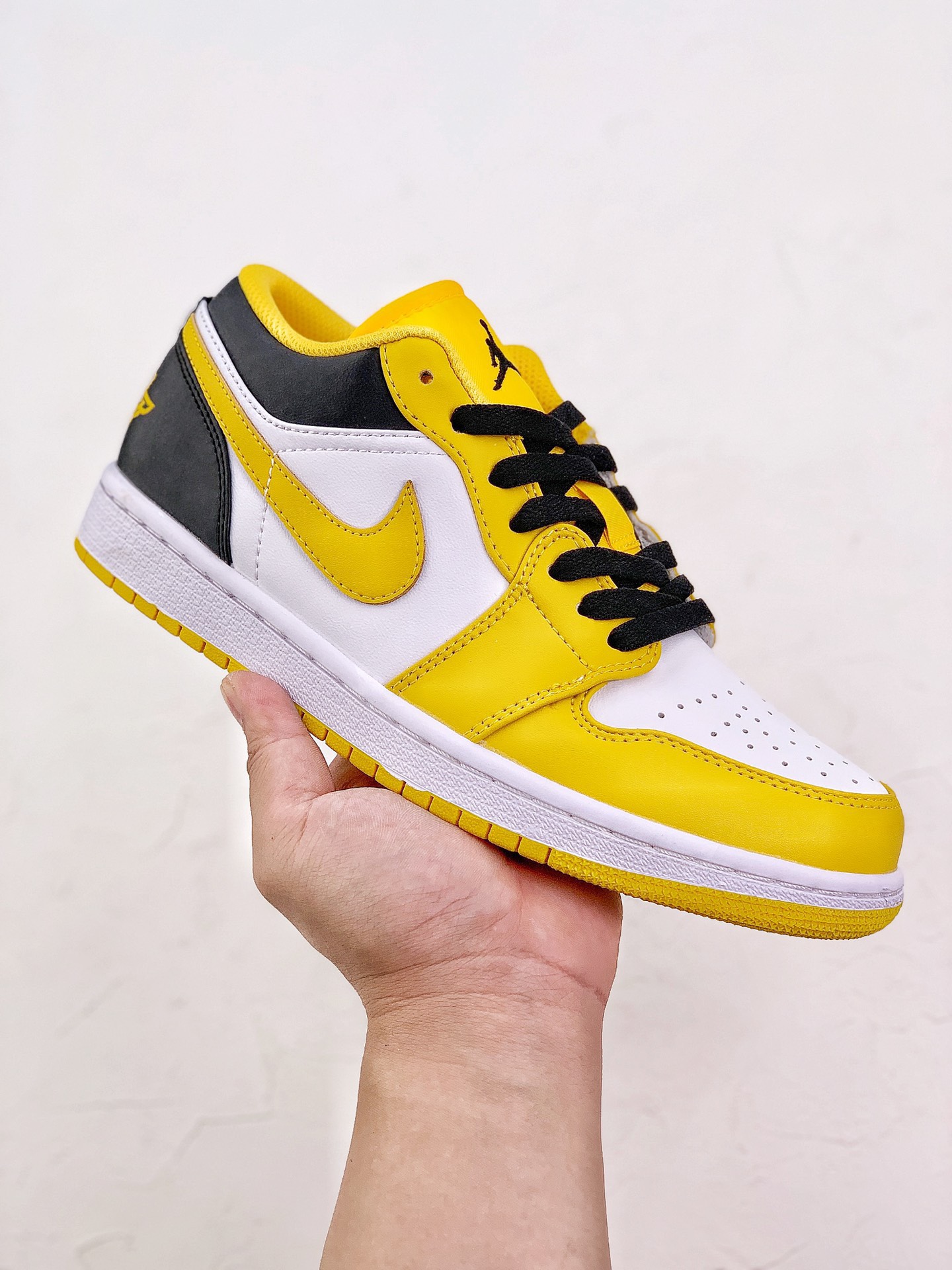 Sale khủng] giày sneakers nam 𝐀𝐈𝐑 𝐉𝐎𝐑𝐃𝐀𝐍 𝟏 𝐋𝐎𝐖