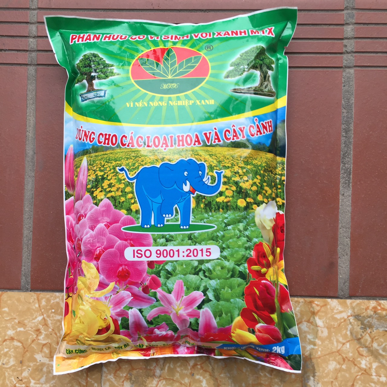 Phân bón hữu cơ vi sinh cho hoa cây kiểng 2kg, phân bón cho cây kiểng, phân bón cho hoa cây cảnh 2kg, phân bón hữu cơ