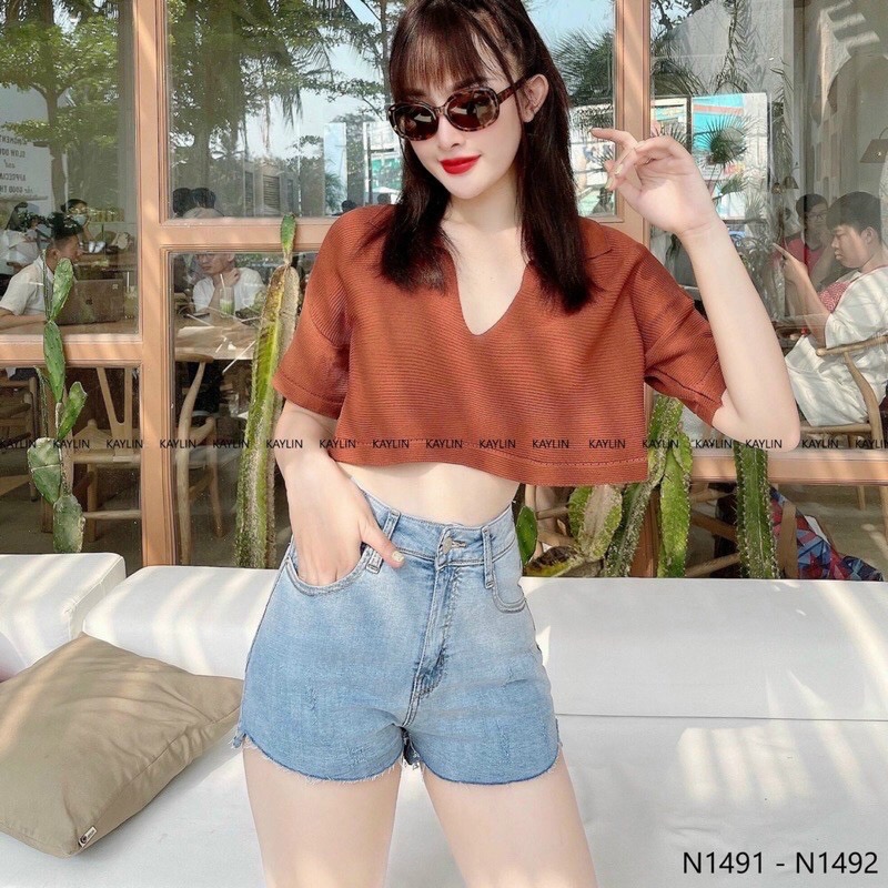 Áo thun croptop cổ trụ tay ngắn năng động dễ thương 🤩