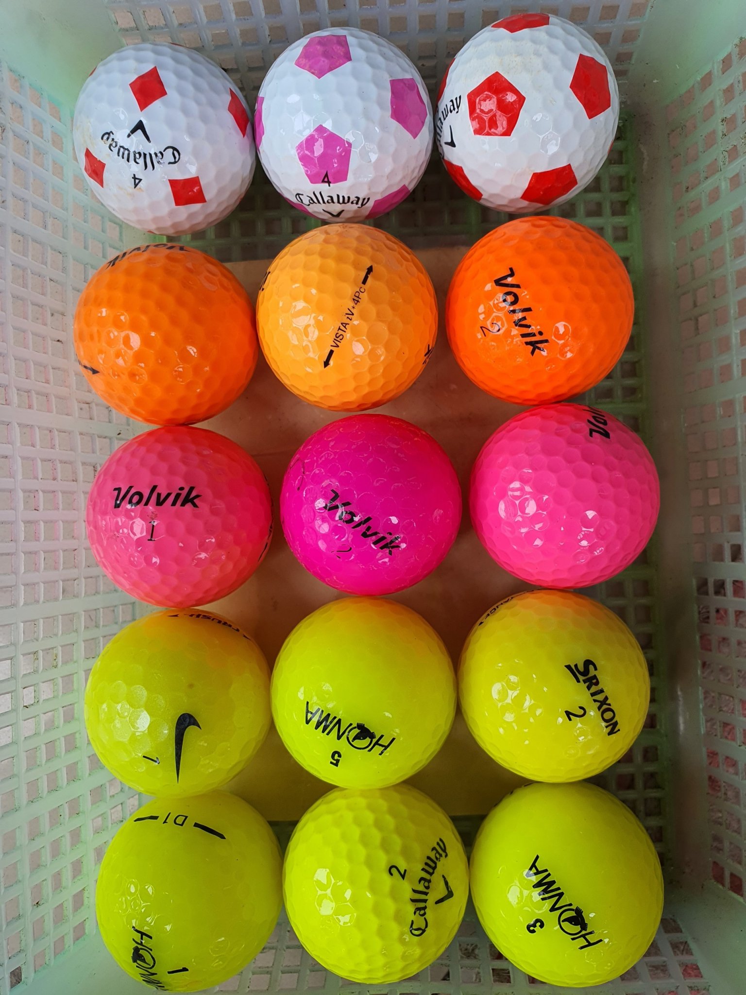 Combo 9 quả bóng golf màu đủ các thương hiệu nổi tiếng. titleist. srixon, volvik. callaway vv..