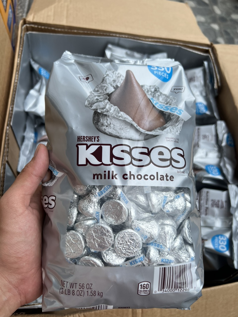 Date 2024Socola Sữa Kisses Hershey s 330 Viên Sáng Chói