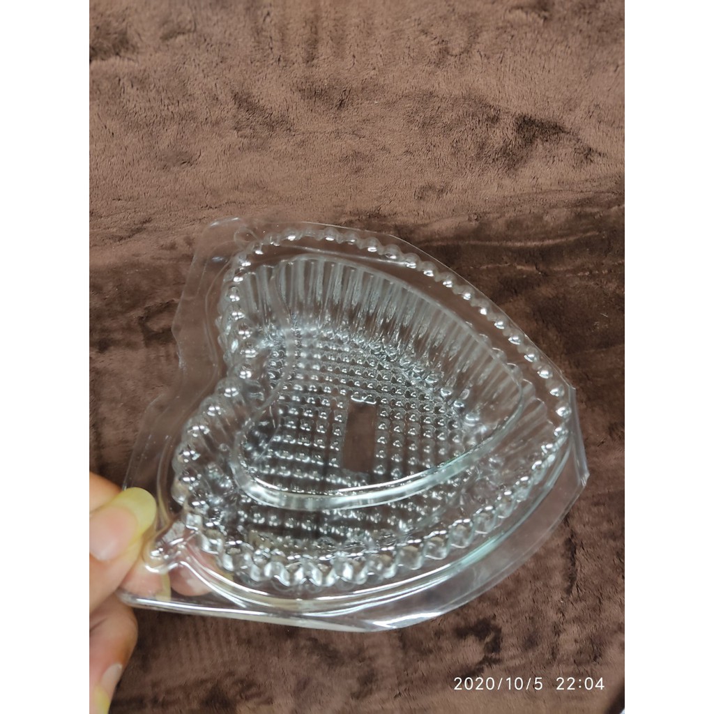 100 hộp nhựa tl 35 đựng bánh hình trái tim, kích thước 12 x 11 cm x 5 cm