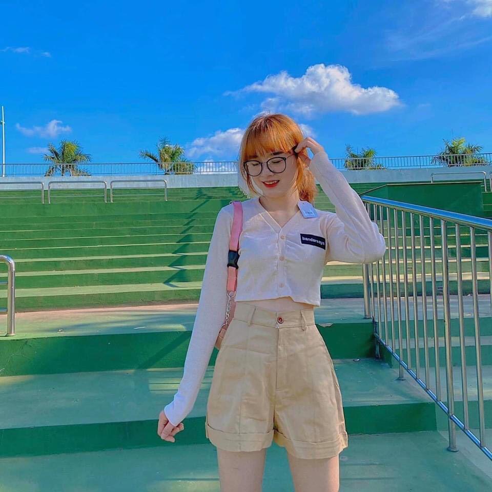 Áo thun tay dài croptop cổ tim nút cài thêu logo ôm body dễ thương 1142a28b1