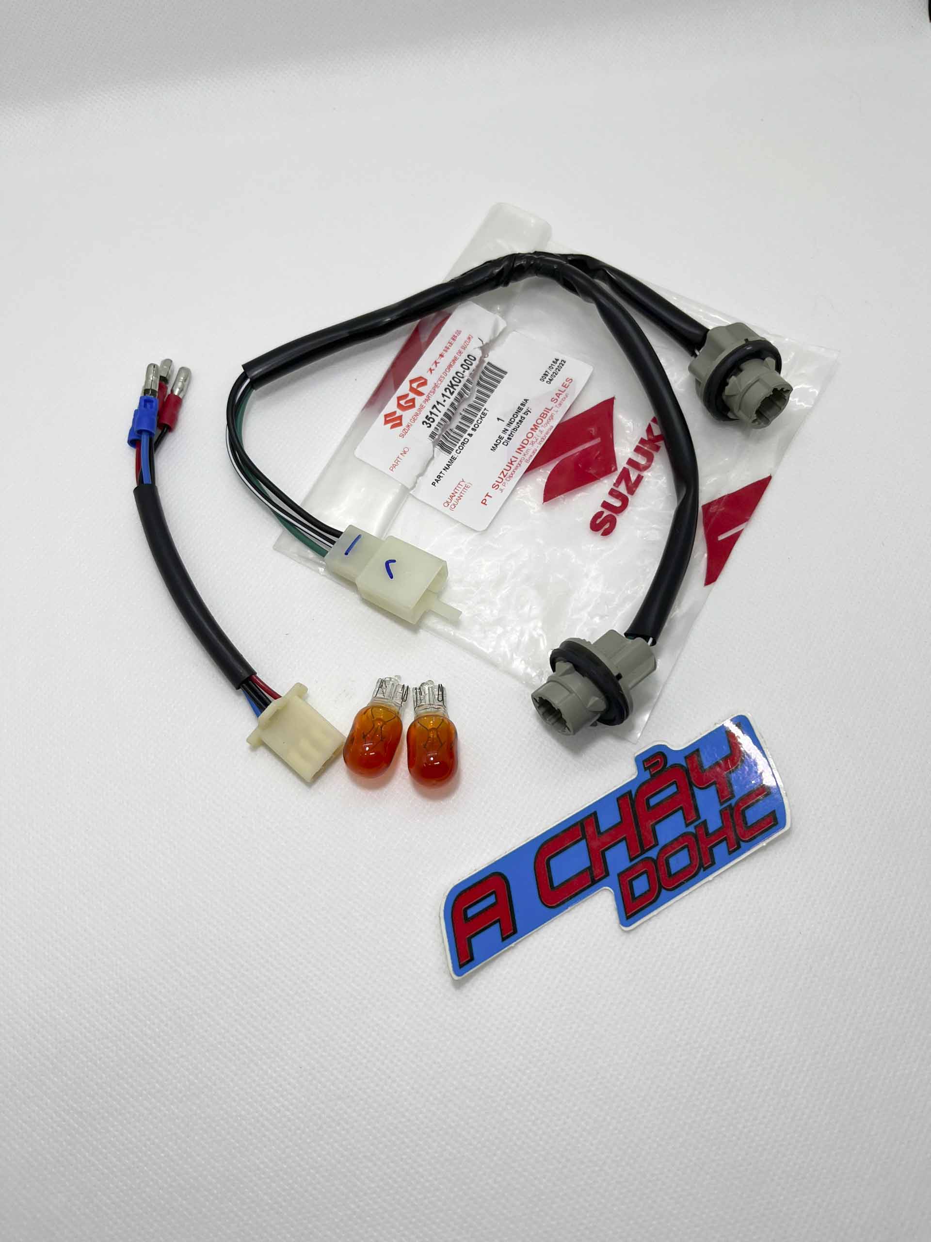 Bộ giắc xi nhan đèn trước - satria fi, raider fi - chính hãng