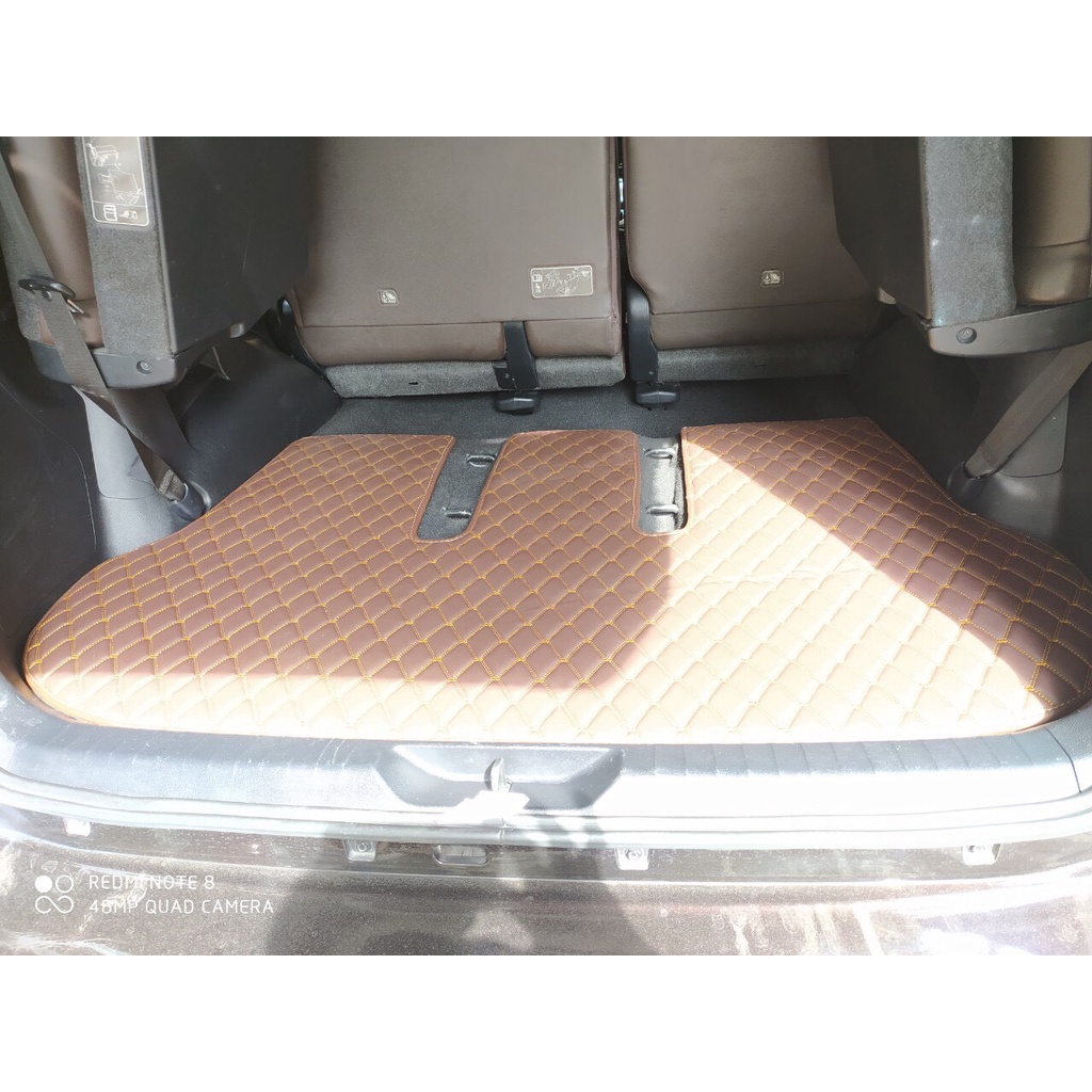 Thảm lót mặt cốp 6D da cacbon kim cương cho xe Toyota Fortuner, Toyota Innova