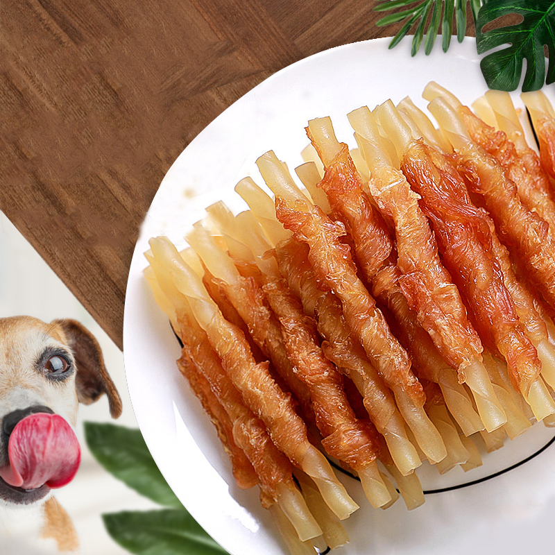 Thức ăn vặt cho chó - thịt gà quấn da