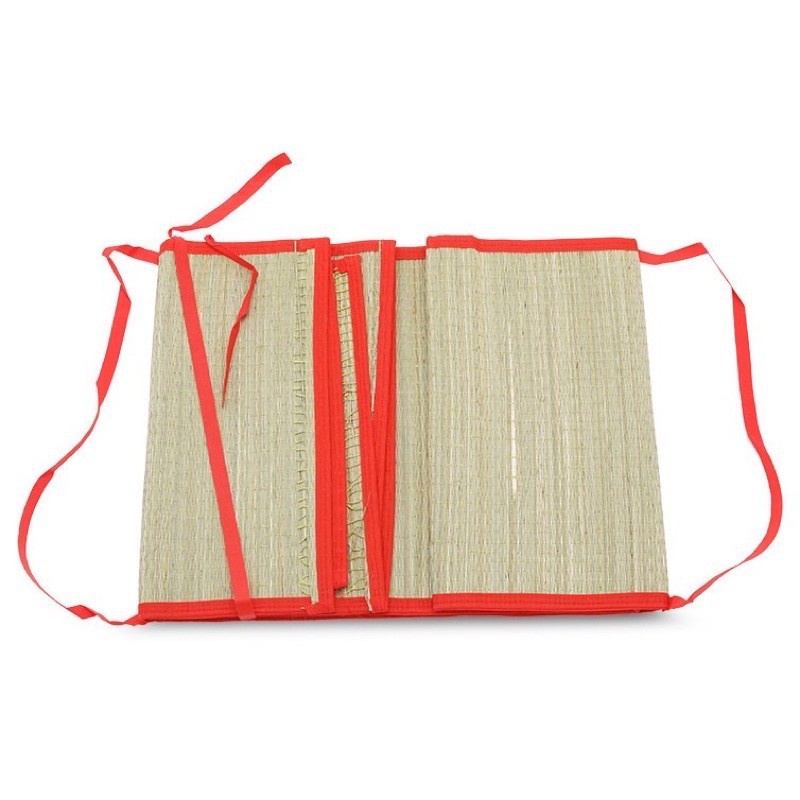Chiếu lác trắng xếp 3 gọn