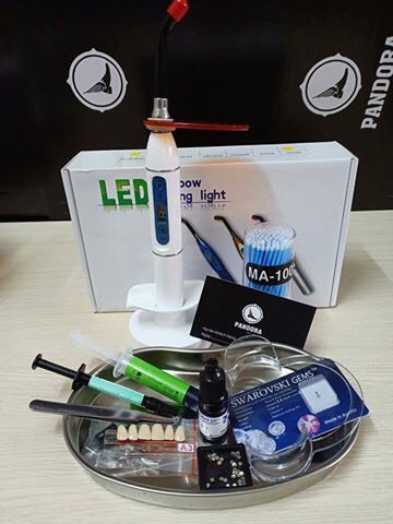Bộ đính đá răng tặng kèm hộp đá 30 viên