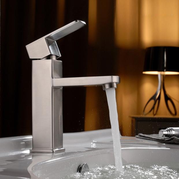 Vòi lavabo thân vuông nóng lạnh sus 304