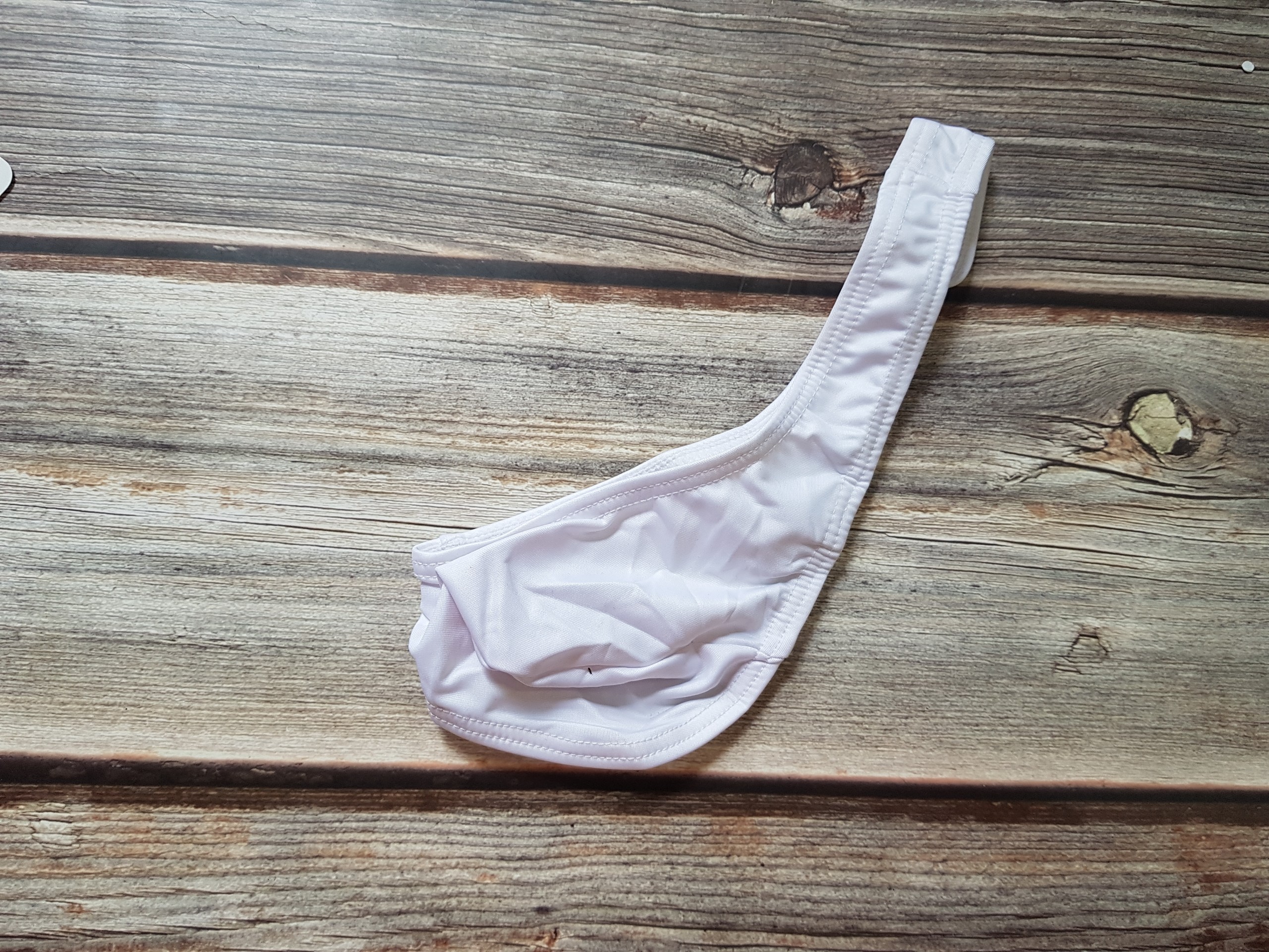 QUẦN LÓT NAM LỌT KHE NỬA MÔNG PHỦ DA KIỂU DÁNG LẠ CỰC SEXY