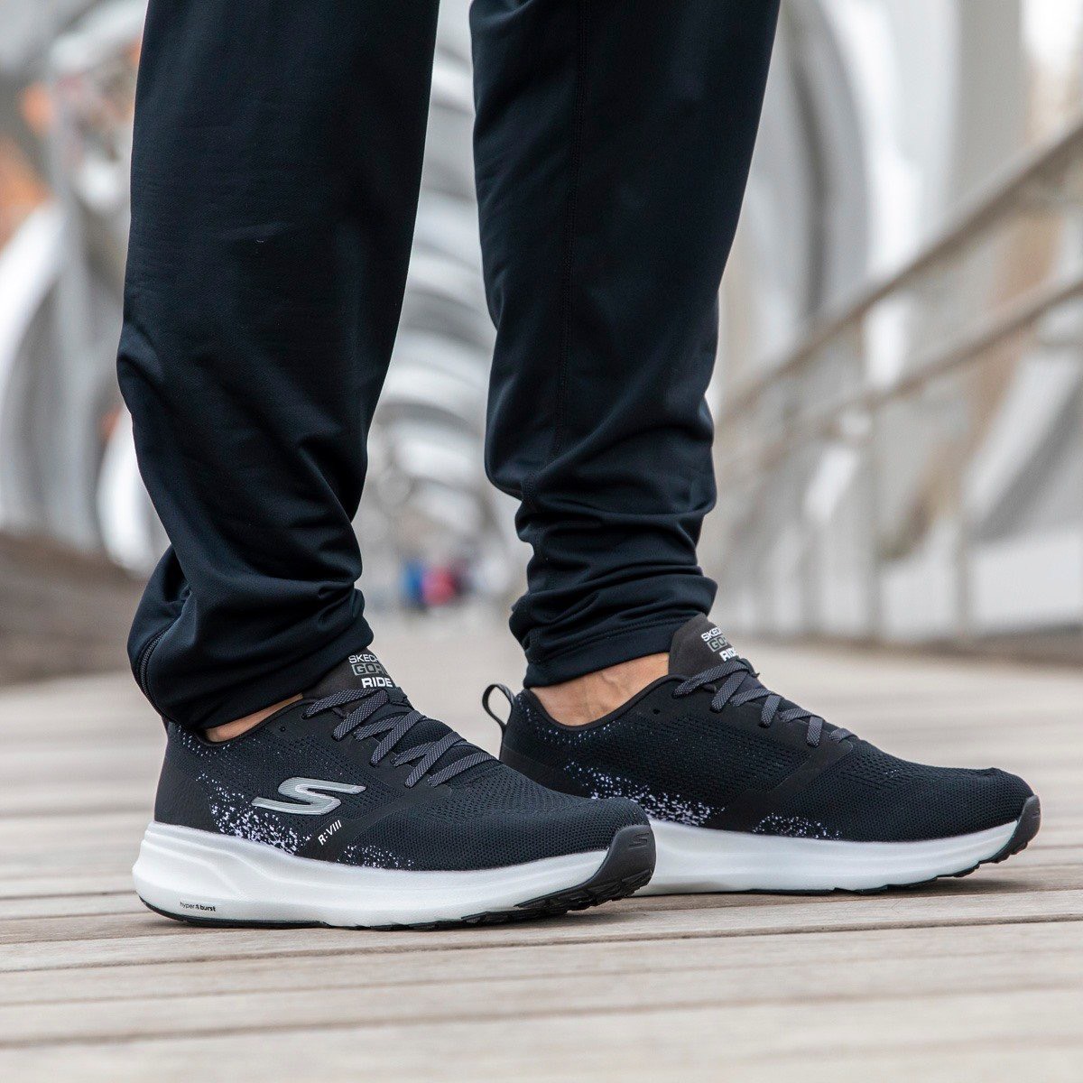 Giày thể thao skechers chính hãng cho nam gorun ride 8 hyper màu đen chạy bộ