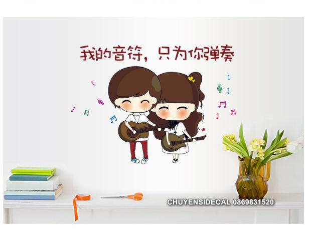 Decal trang trí tường - Tranh Chibi Cặp Đôi chơi đàn