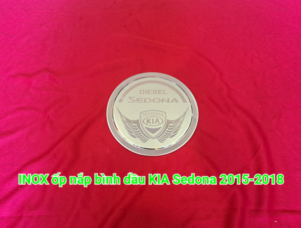 Ốp inox nắp bình xăng kia sedona