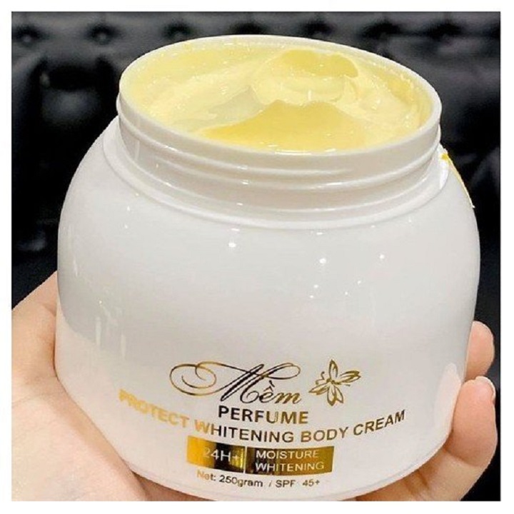 HỘP KEM BODY A MỀM MẪU MỚI TRẮNG DA BẬT TONE SAU 2 TUẦN SỬ DỤNG 250G