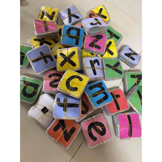 Bộ 26 chữ cái tiếng anh có nam châm dính bảng
