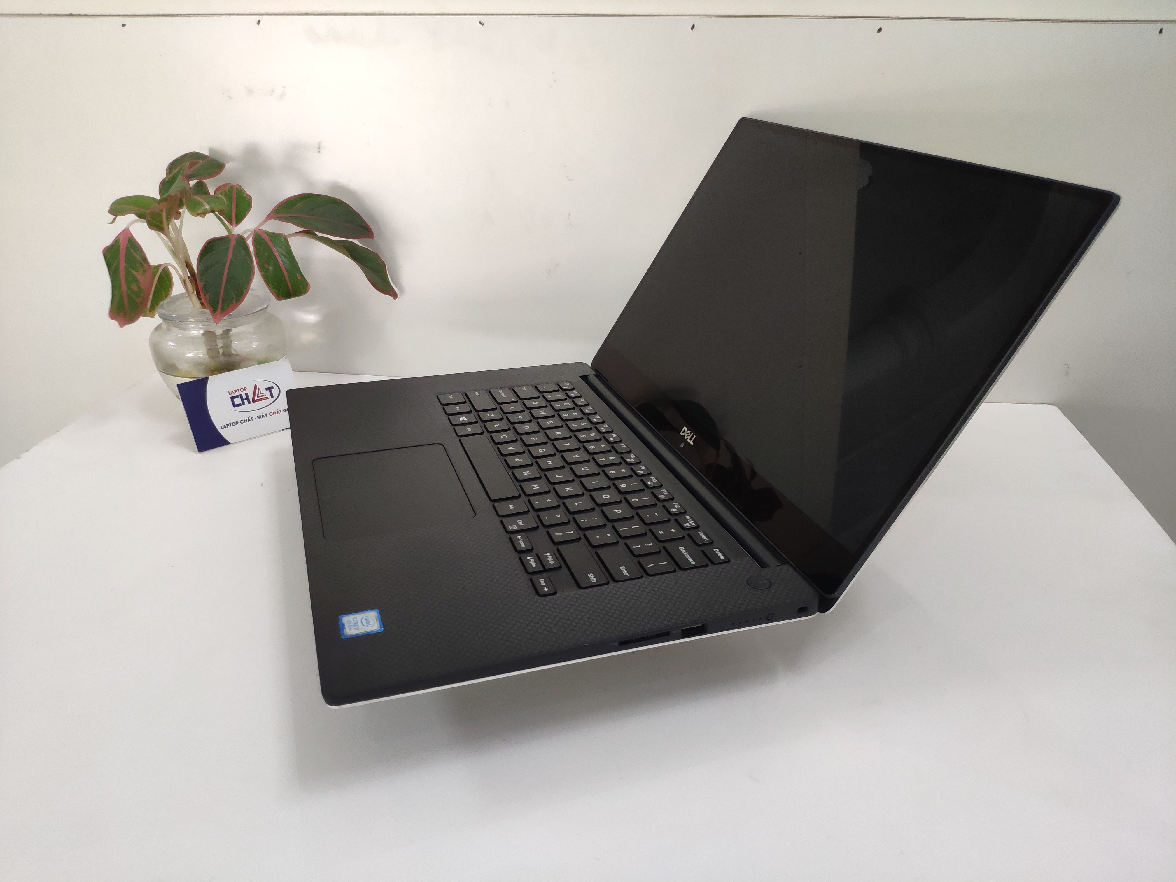 Máy trạm đồ họa Dell Precision 5530 i7-8850H, Ram 32GB, SSD 1TB, card Quadro P2000, 15.6 inch 4K Touch -Laptop Chất
