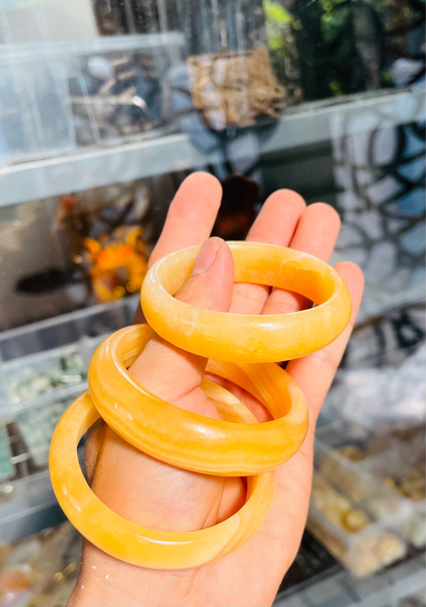 Vòng tay đá ngọc hoàng long bảng hẹ size 52-54 mm / giá xưởng