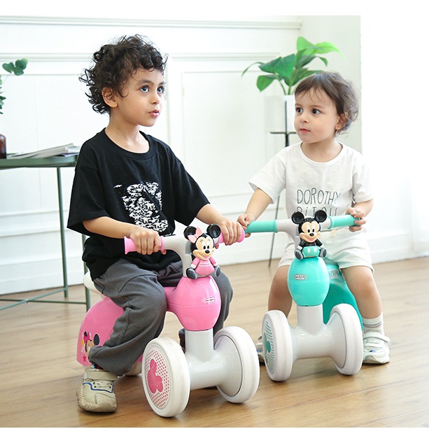 Xe Chòi Chân Trẻ Em Cao Cấp Mickey-811 Có Còi Và Nhạc Vui Nhộn Dành Cho Bé 2-6 Tuổi (Hồng, Xanh)